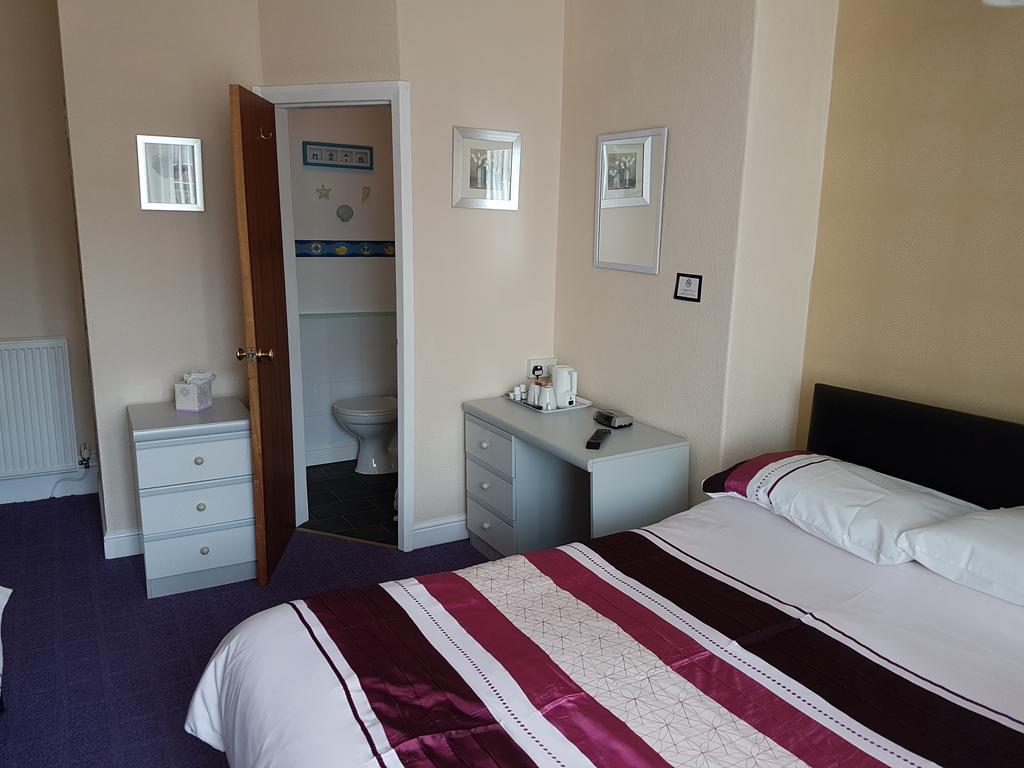 Bed and Breakfast Kings Court Families & Couples Blackpool Exterior foto