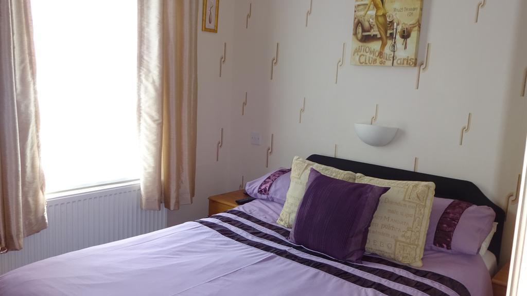 Bed and Breakfast Kings Court Families & Couples Blackpool Exterior foto