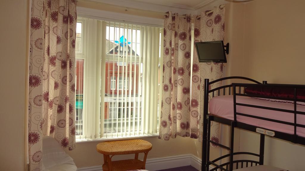 Bed and Breakfast Kings Court Families & Couples Blackpool Exterior foto